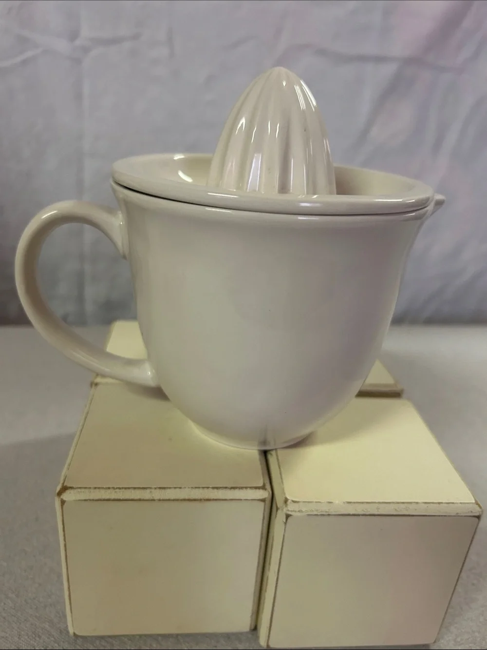 Squeeze Ceramic White Lemon Juicer with Handle